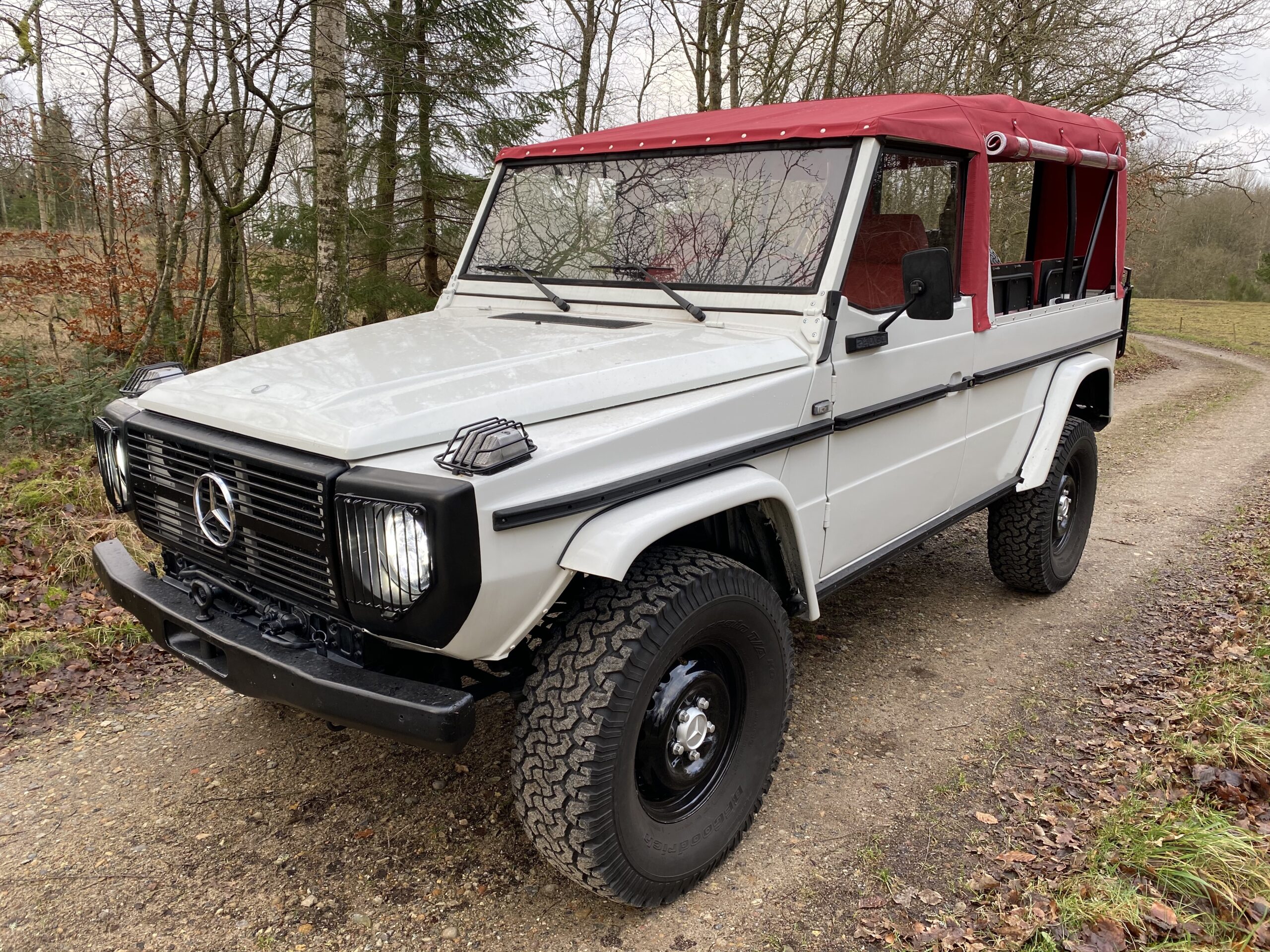 SOLD - Mercedes-Benz 240GD W461 8-persons LWB